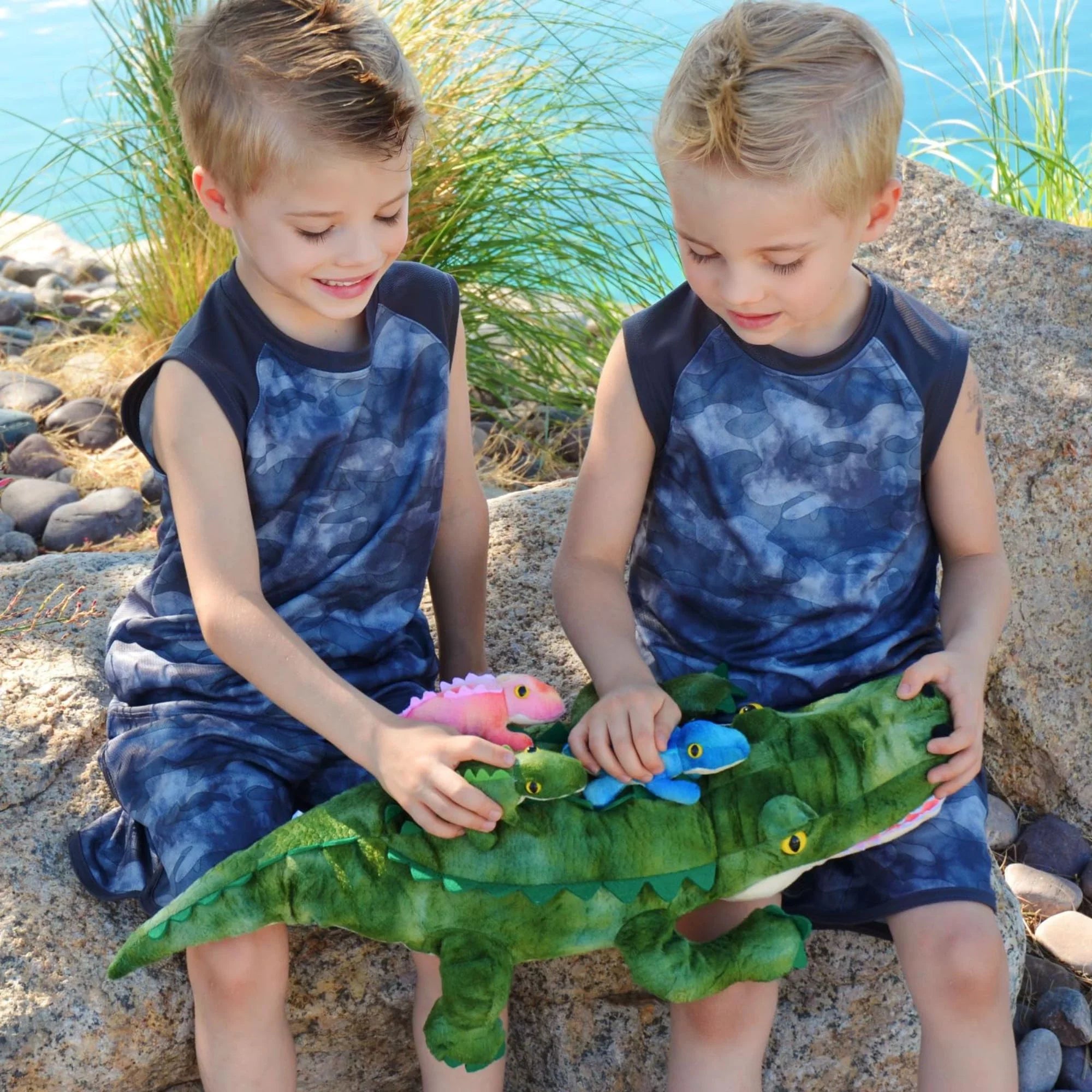 3 24" Mommy Baby Alligator and Alligator Stuffed Inside Animal 3 with Eggs MaoGoLan