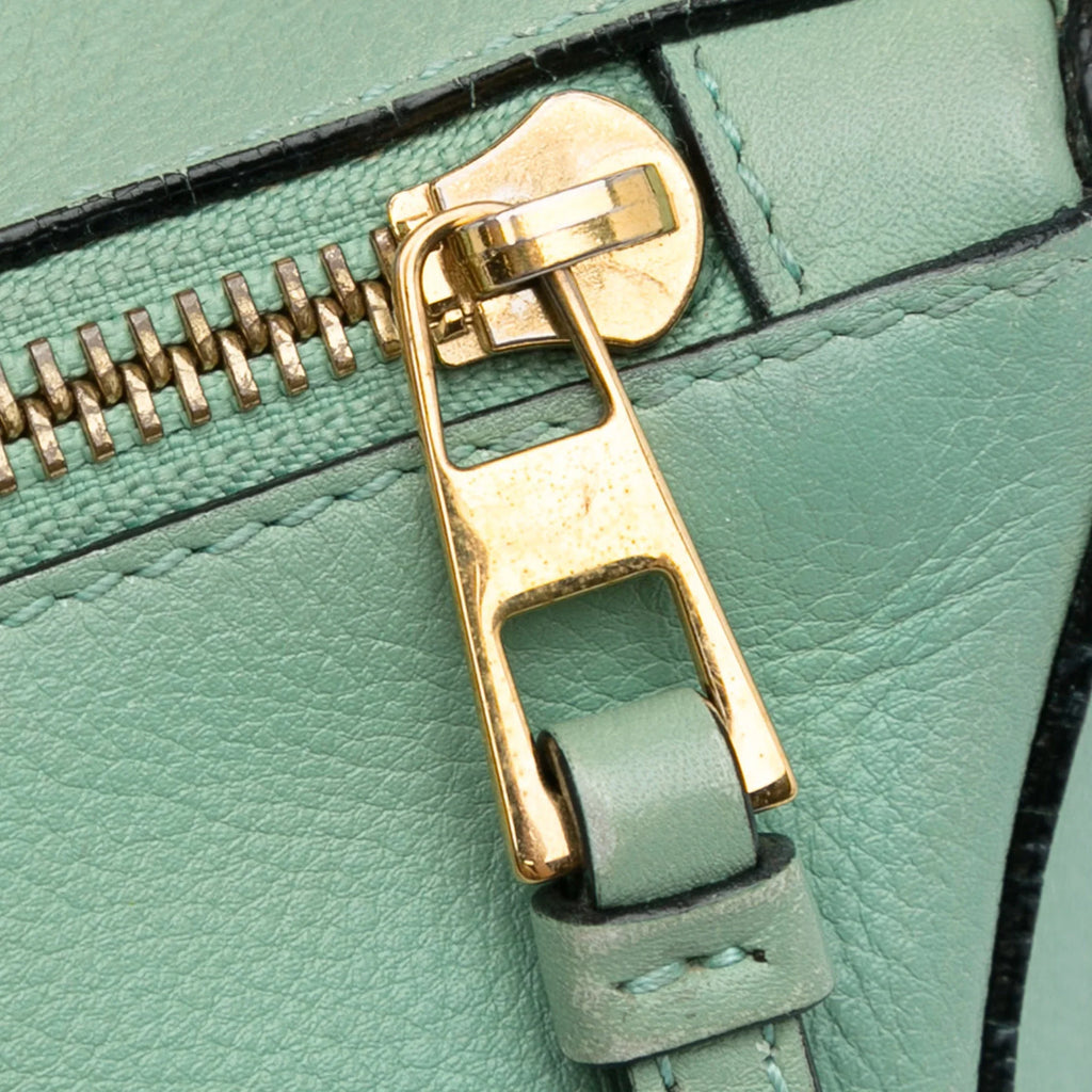 Leather LOEWE Unisex Authenticated Satchel (Good) Puzzle Pre-Owned Small Calf Green