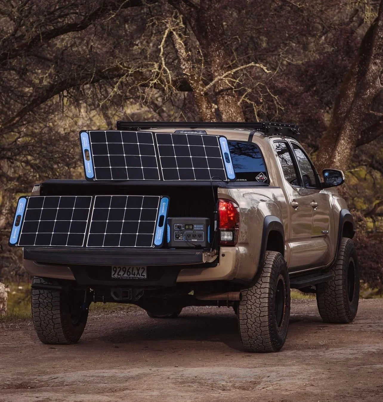 SolarPower Solar 100 Watts ports Portable GENEVERSE and Panel One USB-C built-in Monocrystalline USB-A with