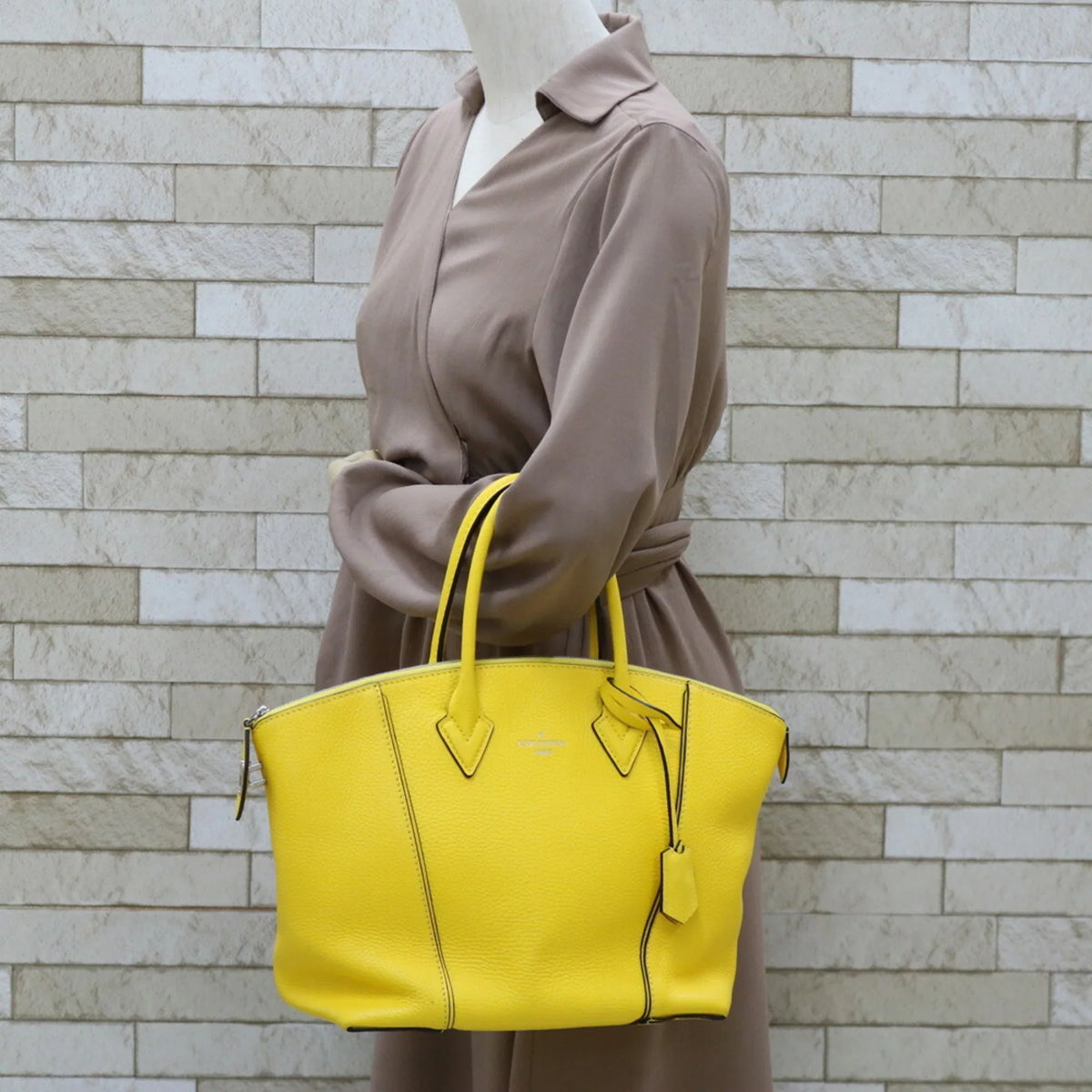 MM Women's Rockit (Good) Pre-Owned M50026 Parnasea Leather Shoulder Bag