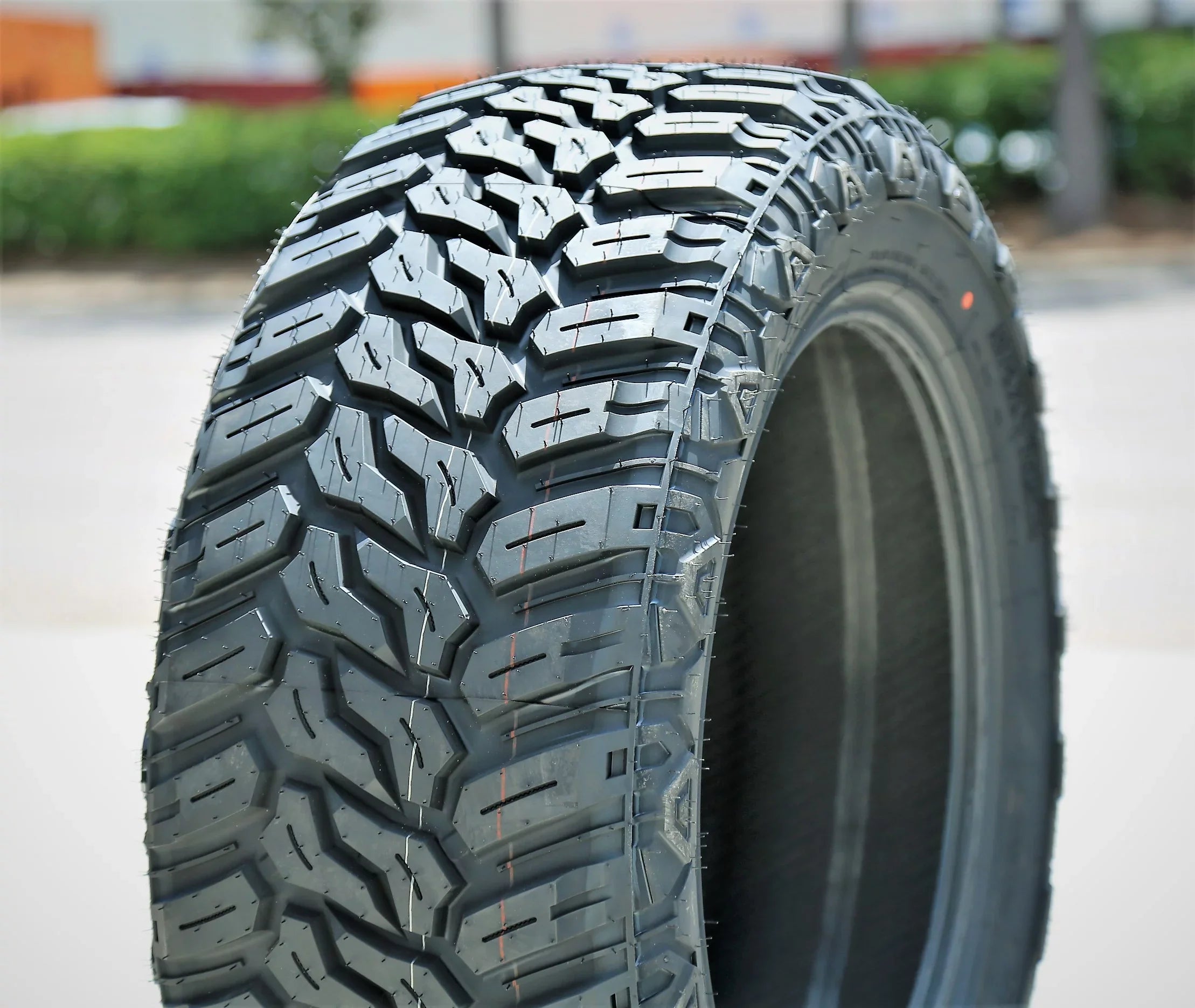 D Tire 285/75R16 Mud M/T Load 8 Trac Ply LT Maxtrek MT