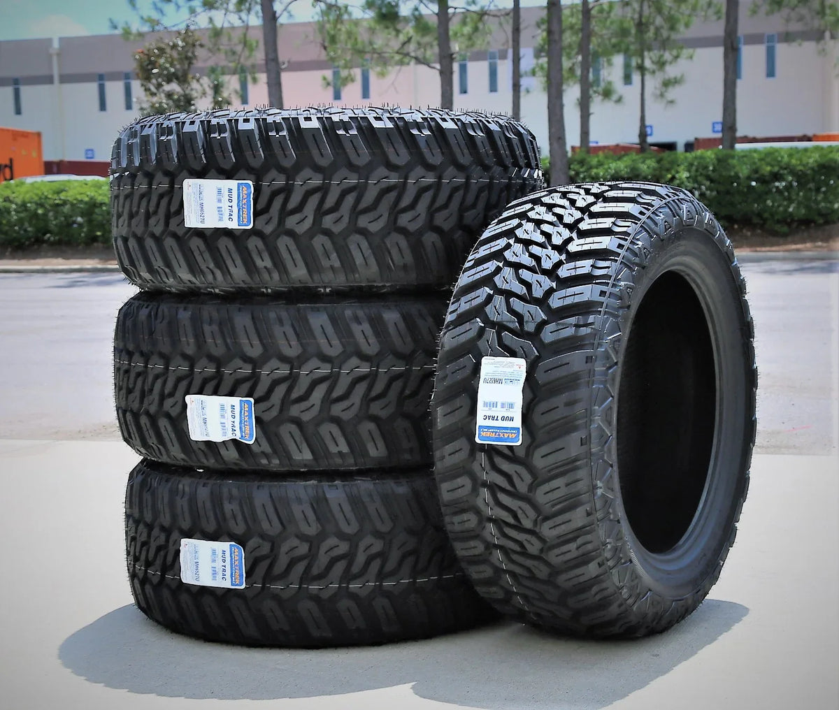 D Tire 285/75R16 Mud M/T Load 8 Trac Ply LT Maxtrek MT