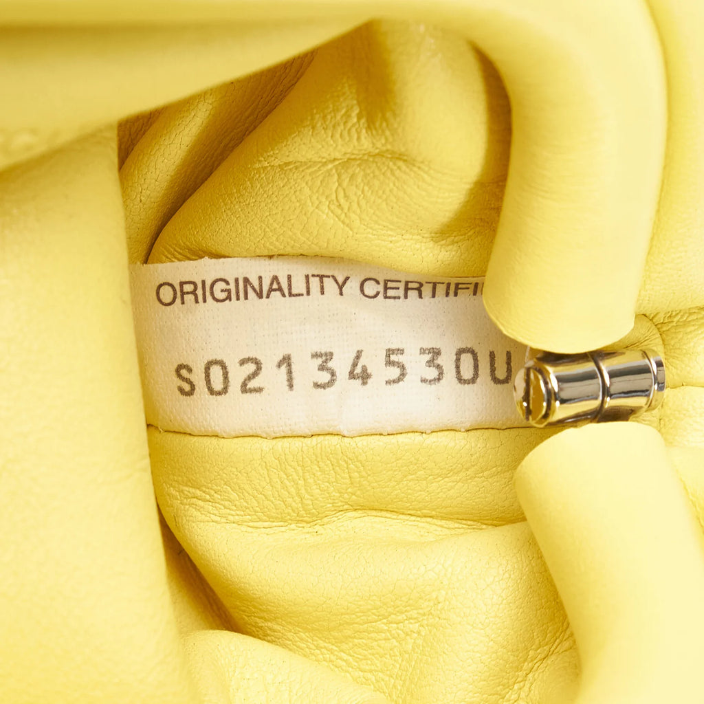 Pouch Bottega Bag Authenticated Leather Veneta Unisex The Yellow Pre-Owned Calf (Good) Crossbody