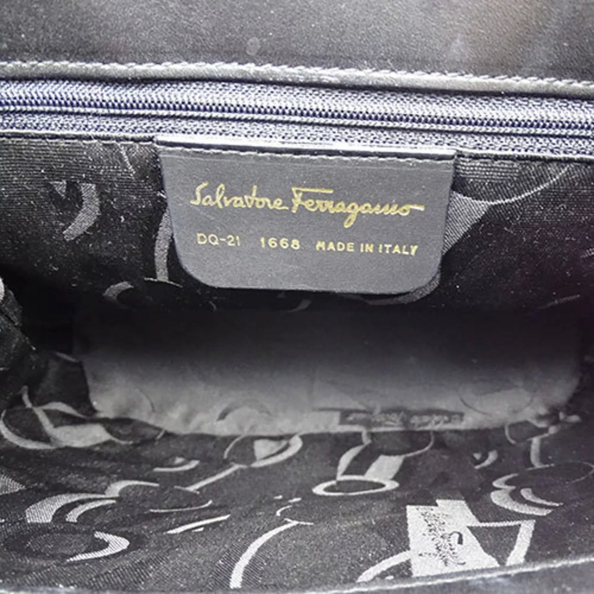 Pre-Owned Black Ferragamo Ladies Handbag 2way Salvatore Shoulder (Good) Bag