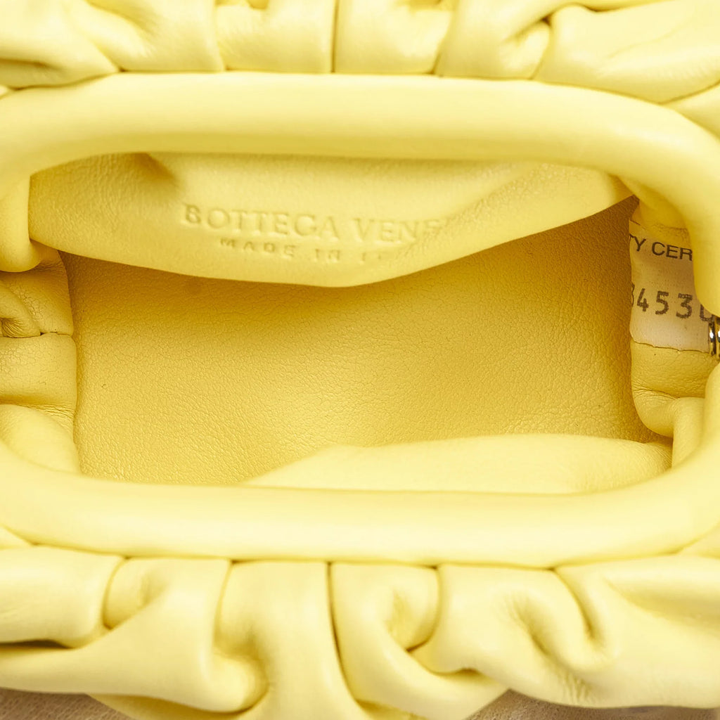 Pouch Bottega Bag Authenticated Leather Veneta Unisex The Yellow Pre-Owned Calf (Good) Crossbody