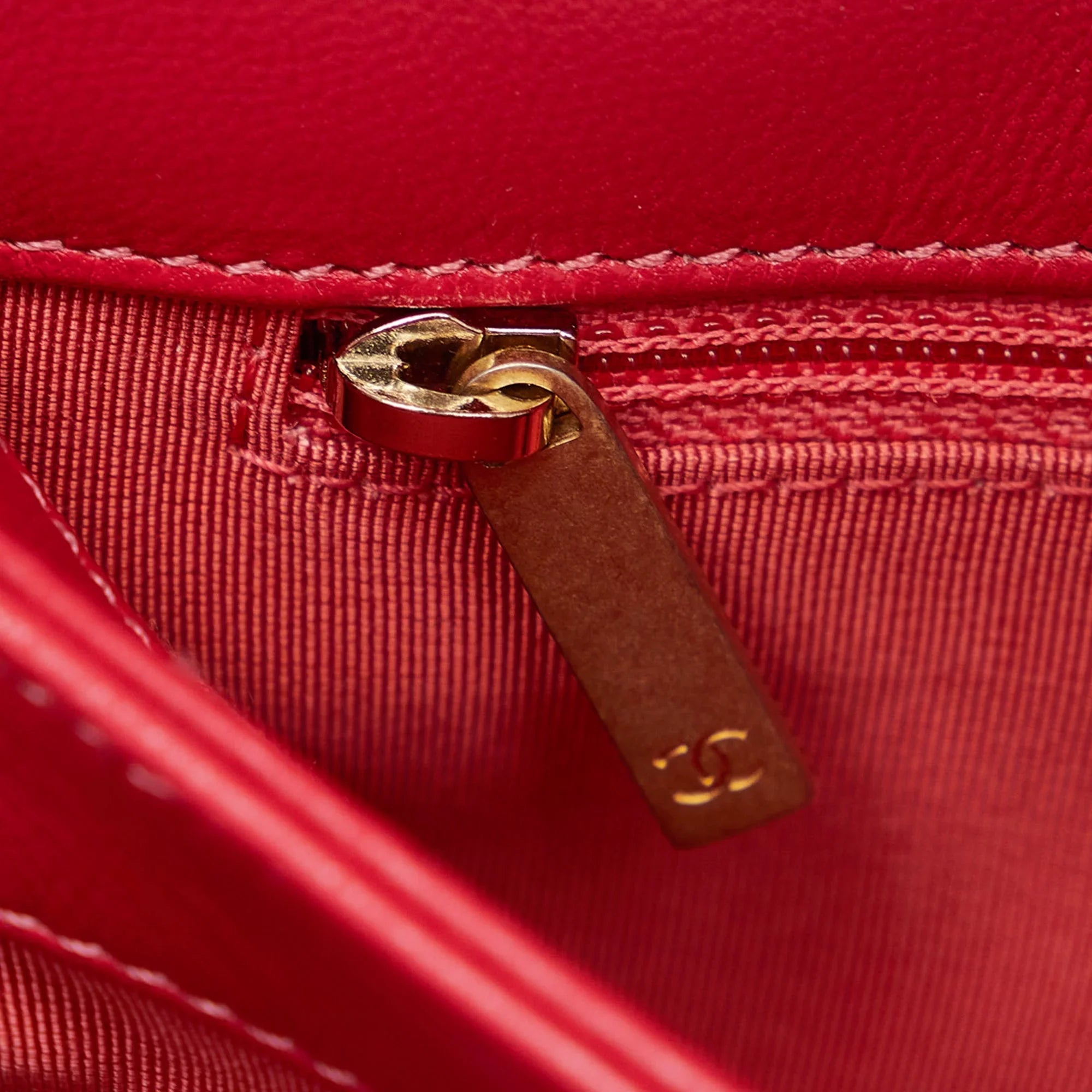 Chevron Leather Red Flap Satchel CC Pre-Owned Authenticated Unisex Lambskin (Good)